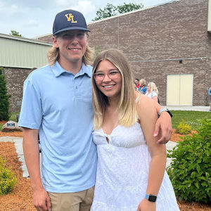 Meet your Posher, Kelly